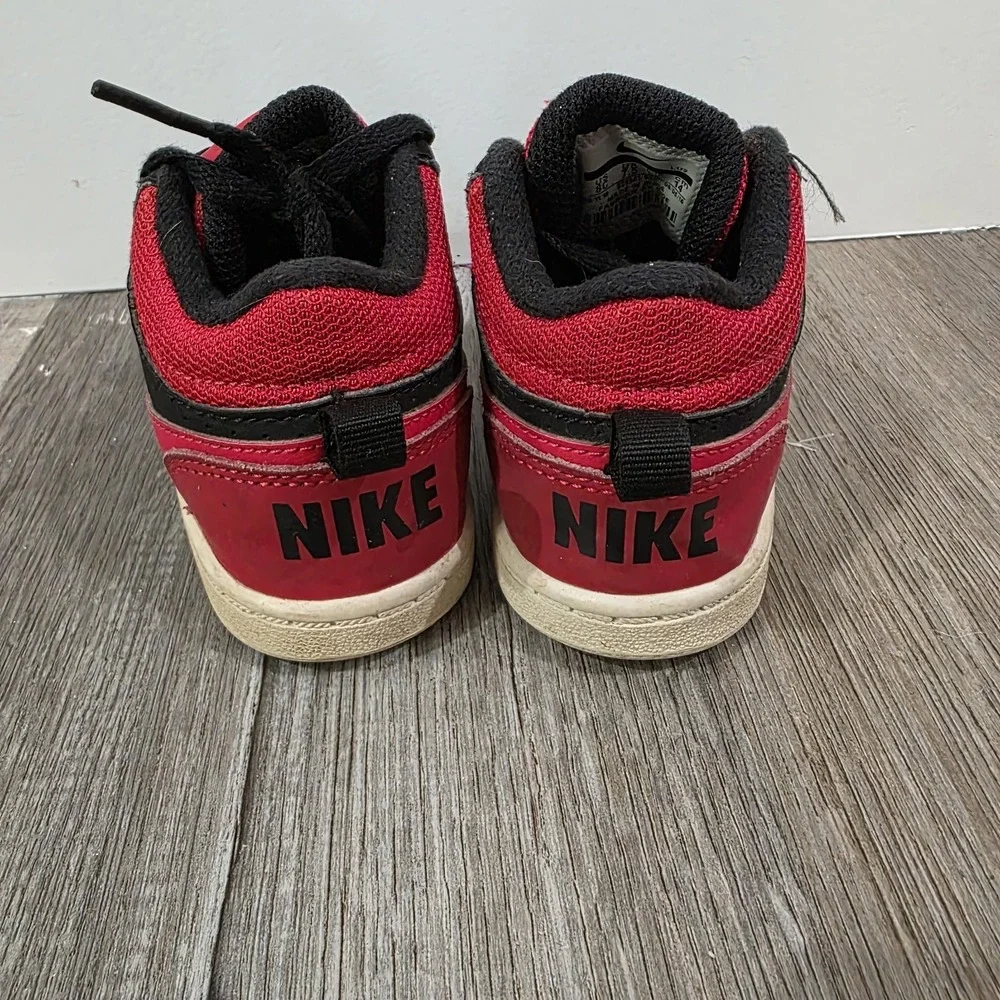 Nike Court Burough Mid Boys Sneakers‎ Size 8 Little Kids Black Red Basketball